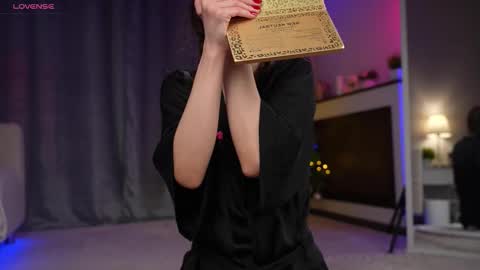 Amy  online show from December 15, 2025, 1:32 am