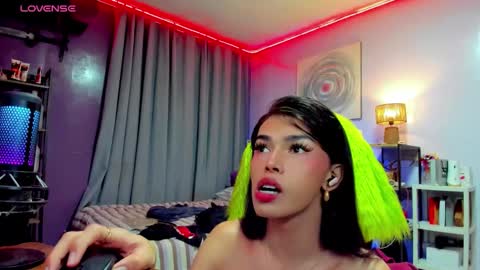 AMETHYST look at my BIO online show from October 25, 2025, 3:51 pm