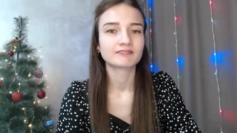 Julia  online show from December 23, 2025, 8:45 am