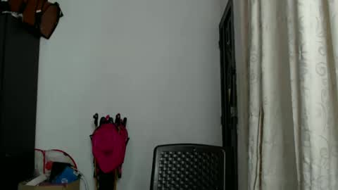 Snapshot of ami_rosee chatting on December 11, 2024, 7:20 am ami_rosee online show from December 11, 2024, 7:20 am