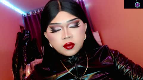 Snapshot of amiadoll chatting on May 8, 2026, 5:18 pm Queen Mireska online show from May 8, 2026, 5:18 pm