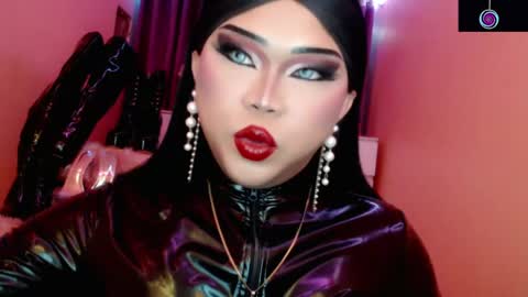 Snapshot of amiadoll chatting on May 10, 2026, 2:22 pm Queen Mireska online show from May 10, 2026, 2:22 pm