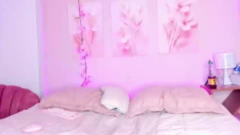 Snapshot of amiiclark chatting on March 22, 2026, 7:06 pm AmiiClark online show from March 22, 2026, 7:06 pm