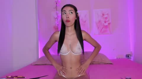 Snapshot of amiiclark chatting on April 12, 2026, 7:08 pm AmiiClark online show from April 12, 2026, 7:08 pm