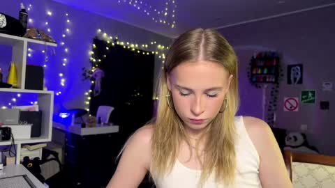 Amily online show from April 9, 2026, 6:13 am