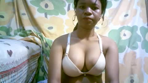 aminah01 online show from November 18, 2025, 12:27 am