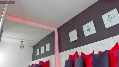 Snapshot of amira_sanz_ chatting on October 31, 2025, 2:12 am Amira Sanz online show from October 31, 2025, 2:12 am