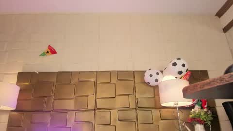 amirajones online show from July 7, 2026, 7:23 am