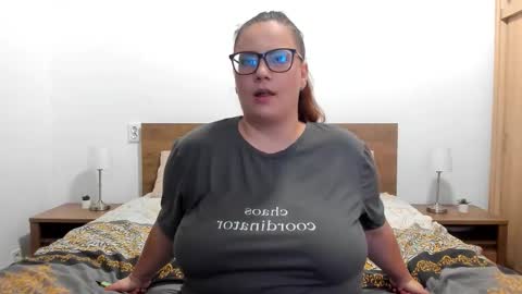 Amira Vyxen online show from September 30, 2025, 1:32 am