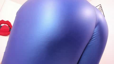 hi guys im ariani ill be off till december 1st for vacation if u want u can add me on snapchat by bio and talk or play there online show from January 26, 2025, 1:36 pm