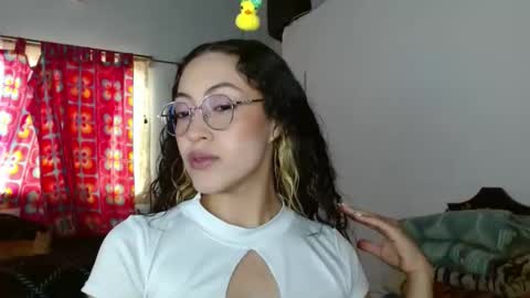 amitlu_ online show from December 1, 2024, 5:13 pm