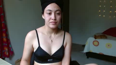 amitlu_ online show from February 21, 2025, 6:37 pm