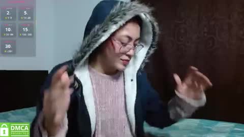 amitlu_ online show from April 16, 2026, 2:01 am