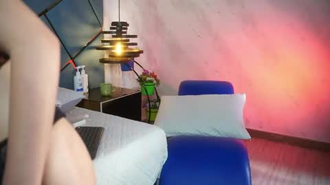 Snapshot of ammy_durand chatting on April 29, 2026, 7:20 pm ammy durand online show from April 29, 2026, 7:20 pm