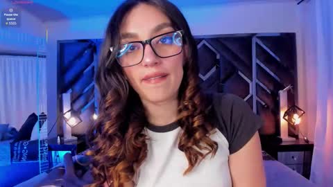 Snapshot of ammy_glow chatting on January 17, 2026, 3:33 am ammy_glow online show from January 17, 2026, 3:33 am