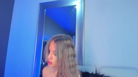 Snapshot of ammyjoness_ chatting on April 20, 2026, 7:48 pm Ammy Jones online show from April 20, 2026, 7:48 pm