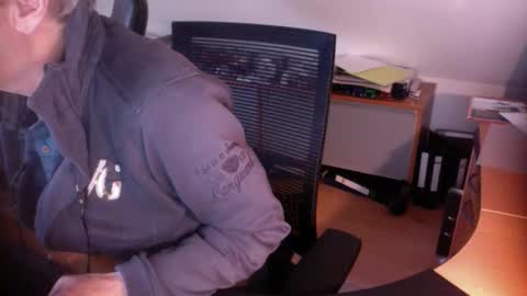 Amor2200 online show from February 23, 2025, 4:24 pm