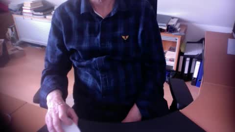 Amor2200 online show from March 18, 2026, 3:04 pm