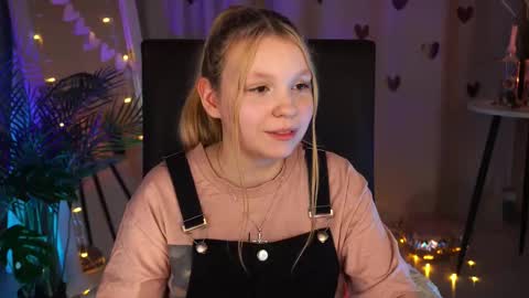 Tessa  online show from February 17, 2025, 4:37 pm