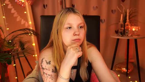 Tessa  online show from February 18, 2025, 2:27 pm