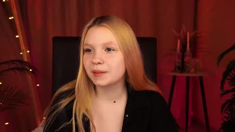 Tessa  online show from February 20, 2025, 12:57 pm