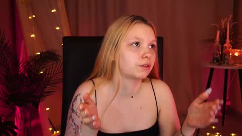 Tessa  online show from February 21, 2025, 1:00 pm