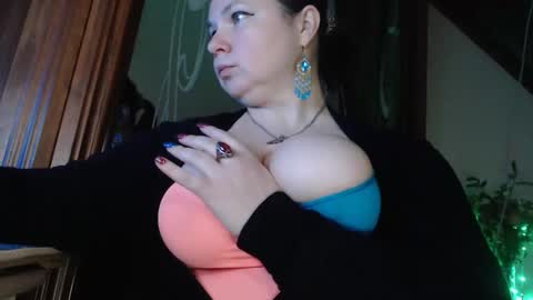 amorelara online show from January 11, 2025, 8:00 am