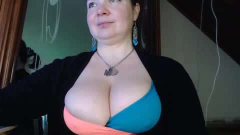 amorelara online show from January 23, 2025, 7:00 am