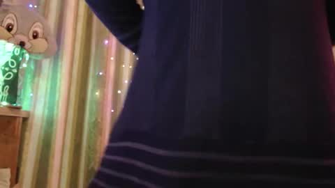 amorelara online show from March 25, 2026, 1:17 pm