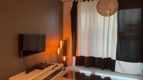 Snapshot of amorelle_ chatting on June 28, 2026, 6:47 pm amorelle_ online show from June 28, 2026, 6:47 pm