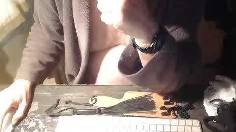 Snapshot of amslave4f chatting on October 29, 2025, 8:49 am amslave4f online show from October 29, 2025, 8:49 am