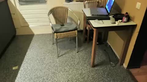 amstsagger online show from September 21, 2025, 7:04 pm
