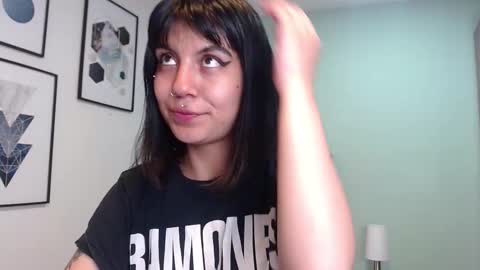 Amy 3 online show from September 26, 2025, 4:27 am