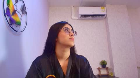 amy__wats0n online show from November 25, 2025, 7:25 pm
