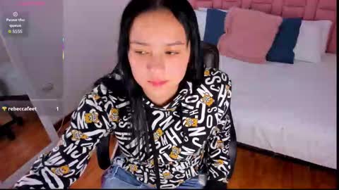 Aleja   online show from December 15, 2025, 1:32 am