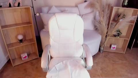 Snapshot of amy_kiitty chatting on December 27, 2024, 1:22 am online show from December 27, 2024, 1:22 am