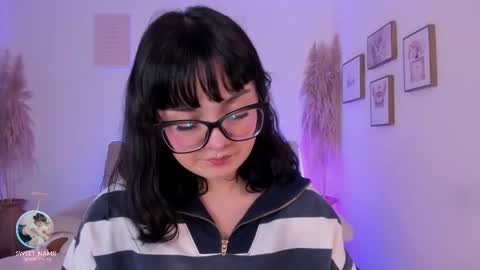 Snapshot of amy_lit chatting on September 23, 2025, 8:12 pm Hello I am Allison Welcome to my room and let is have a good time together whith me online show from September 23, 2025, 8:12 pm
