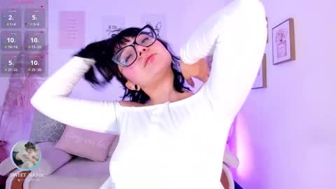 Snapshot of amy_lit chatting on September 29, 2025, 8:13 pm Hello I am Allison Welcome to my room and let is have a good time together whith me online show from September 29, 2025, 8:13 pm