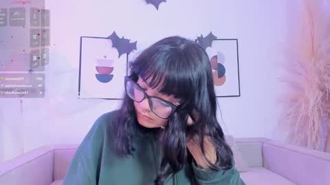 Snapshot of amy_lit chatting on October 21, 2025, 8:31 pm Hello I am Allison Welcome to my room and let is have a good time together whith me online show from October 21, 2025, 8:31 pm