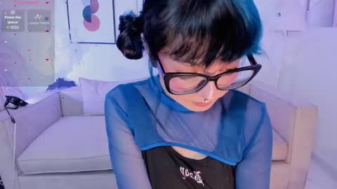 Snapshot of amy_lit chatting on November 4, 2025, 8:19 pm Hello I am Allison Welcome to my room and let is have a good time together whith me online show from November 4, 2025, 8:19 pm