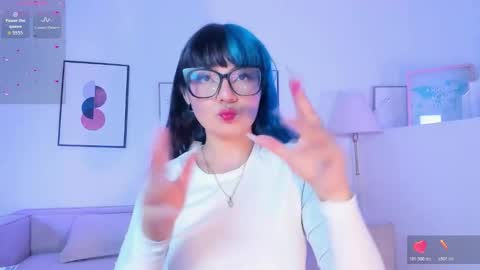 Snapshot of amy_lit chatting on November 10, 2025, 7:35 pm Hello I am Allison Welcome to my room and let is have a good time together whith me online show from November 10, 2025, 7:35 pm