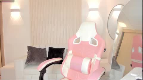 Emily online show from September 23, 2025, 2:42 pm