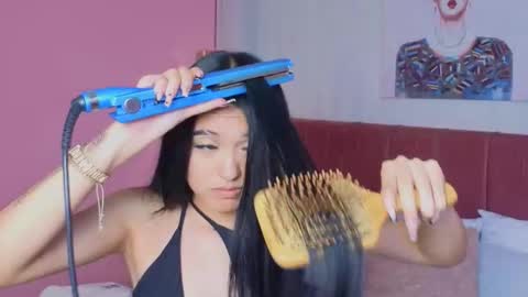 amy_saenz_ online show from October 10, 2025, 8:41 pm