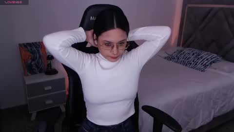 Snapshot of amy_stiward chatting on June 26, 2026, 1:59 pm Mia Cristancho online show from June 26, 2026, 1:59 pm
