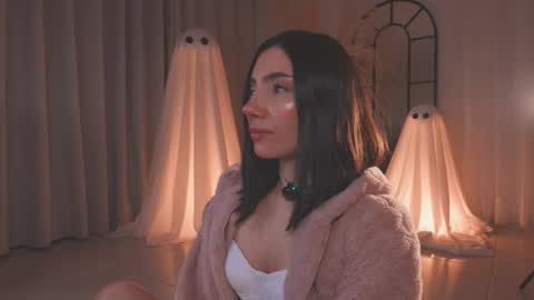 Amy Armstrong online show from October 16, 2025, 1:39 am