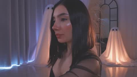 Amy Armstrong online show from October 27, 2025, 7:40 pm