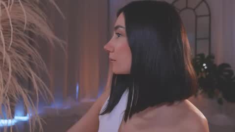 Amy Armstrong online show from November 11, 2025, 8:53 pm