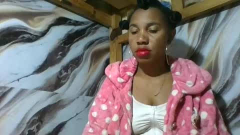 Snapshot of amyatche chatting on June 22, 2026, 5:37 am Amyatche online show from June 22, 2026, 5:37 am