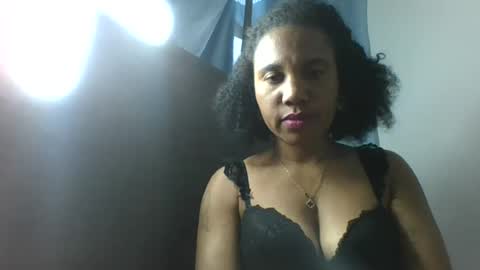 Snapshot of amyatche chatting on July 8, 2026, 8:19 am Amyatche online show from July 8, 2026, 8:19 am