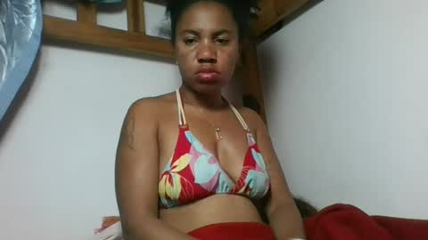 Snapshot of amyatche chatting on July 15, 2026, 5:23 am Amyatche online show from July 15, 2026, 5:23 am